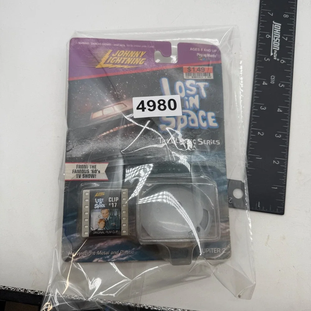 Johnny Lightning Lost In Space Jupiter 2 Diecast Ship with Film Clip 433-00 1998